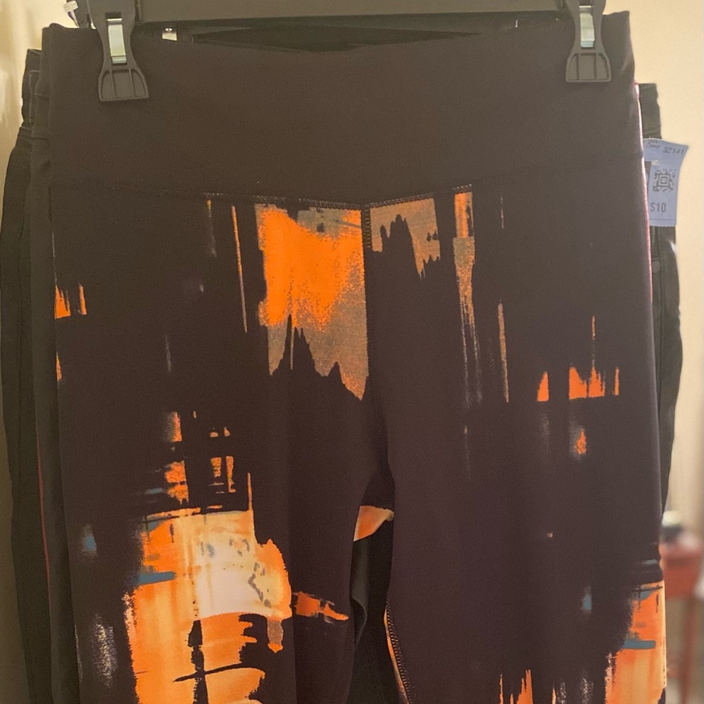 Black/multi-color Nylon/Spandex leggings